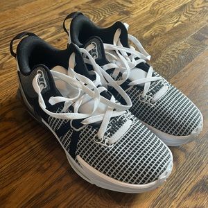 Nike WITNESS VII HO 22 Performance Basketball